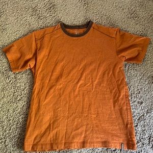 👕 Men’s Orange Columbia t-shirt
